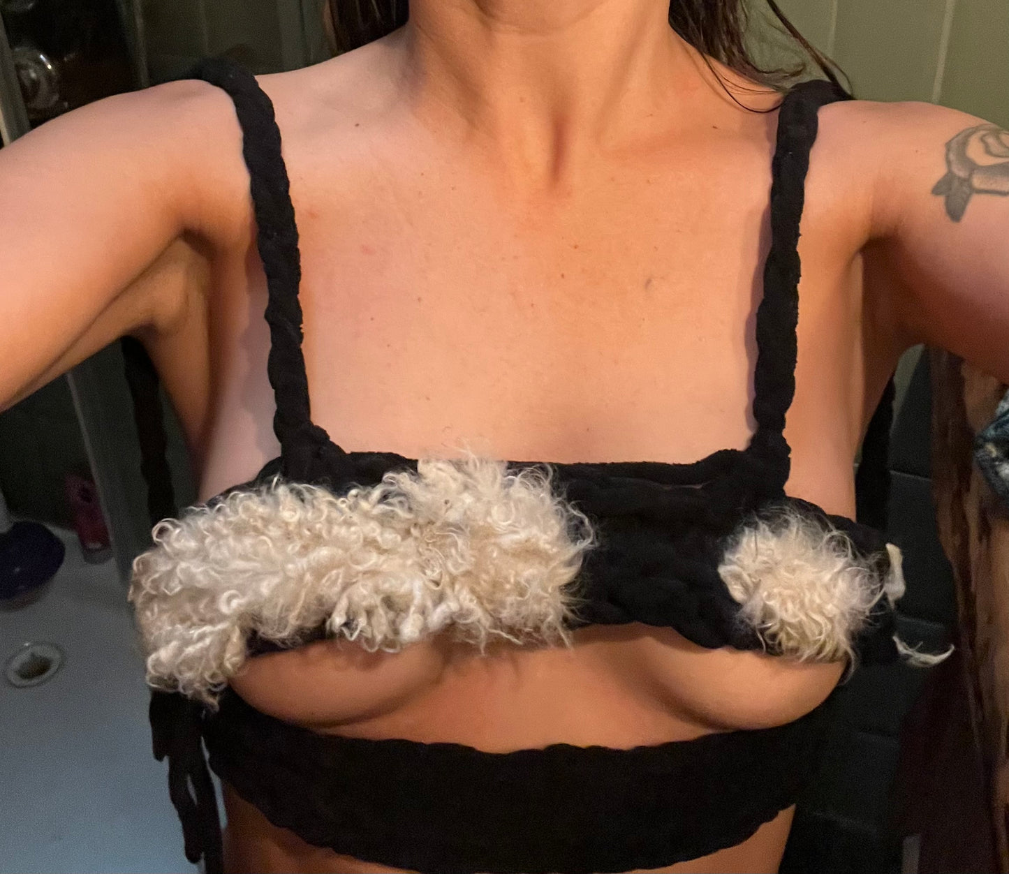Furry_knitted_top.F7
