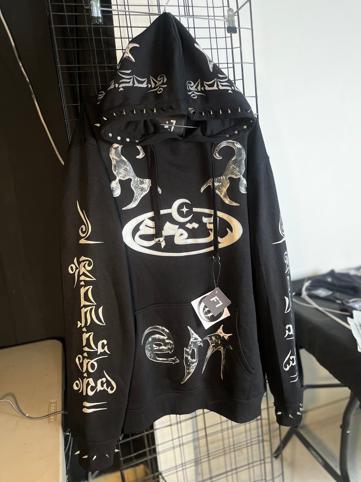 111_OMANI_Hoodie.F7 (edicion limitada con apps de acero)